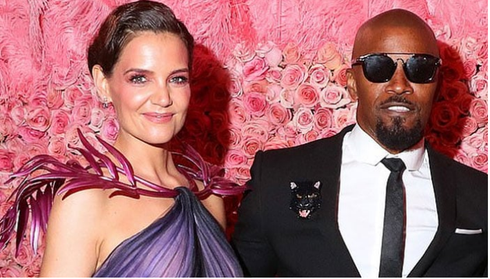 Jamie Foxx trying to woo ex Katie Holmes after going ‘hell and back’ amid health scare