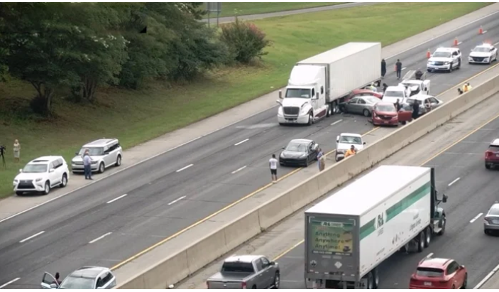 32 cars suffer chain crash in Interstate 40 Durham, North Carolina