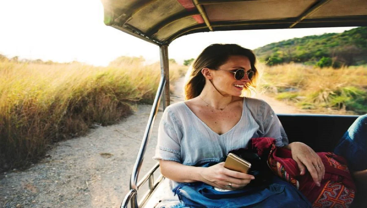The Traveler Hired The Wrong Tour Guide: Smart Choices For You